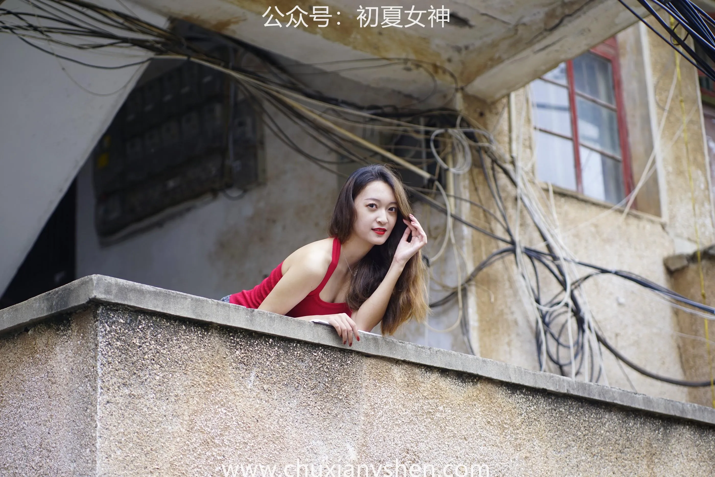 初夏女神 NO.045 依依 复古街头 [130P]插图2